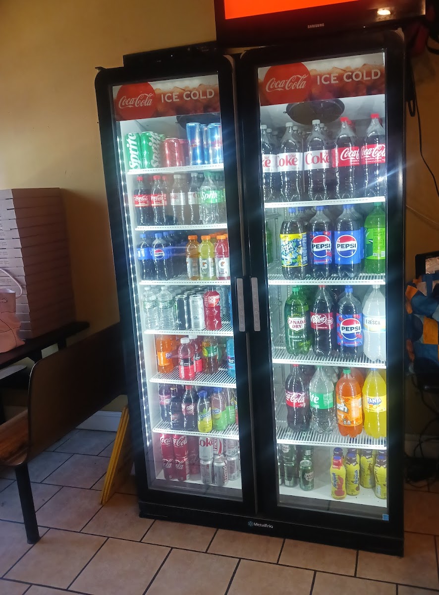 Santi Pizza Photos 2